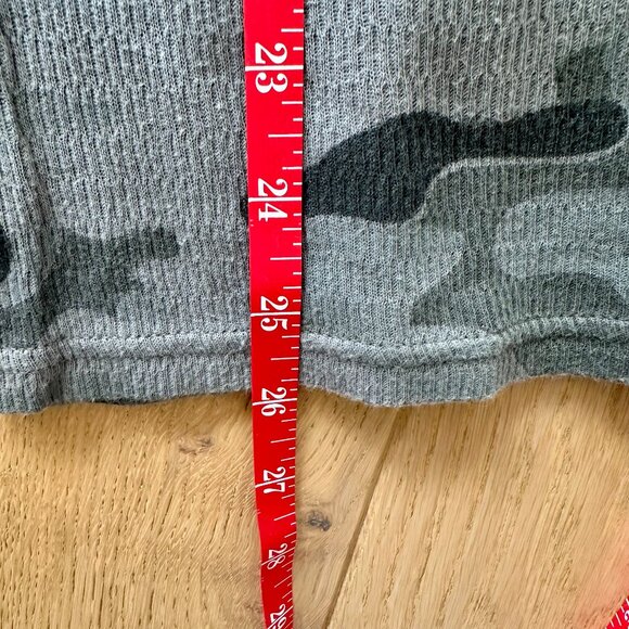 Michael Stars Juliet Camo Thermal Tee XS - Picture 8 of 9